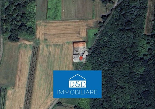 casale in vendita a Maglione