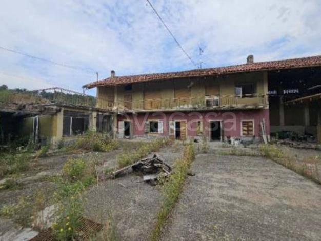 casa indipendente in vendita a Maglione