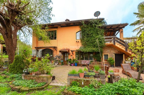 casa indipendente in vendita a Marentino