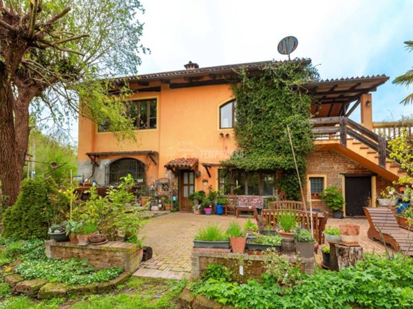 casa indipendente in vendita a Marentino