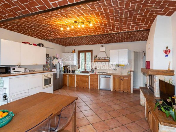 casa indipendente in vendita a Marentino