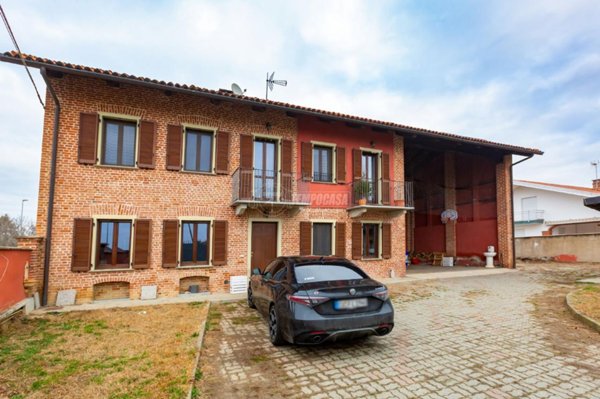 casa indipendente in vendita a Marentino