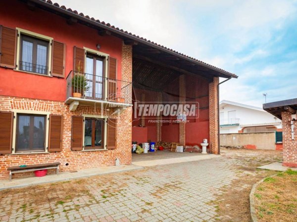 casa indipendente in vendita a Marentino