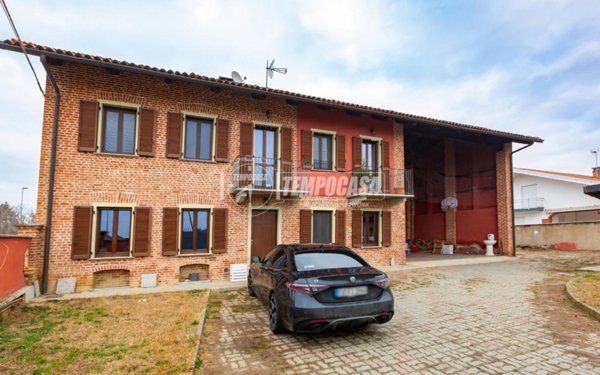 casa indipendente in vendita a Marentino