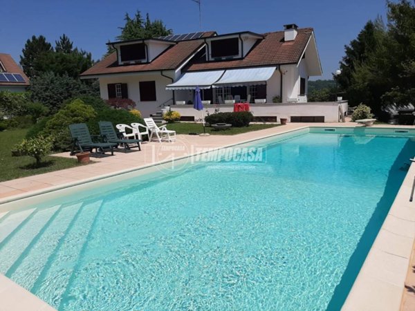 casa indipendente in vendita a Marentino