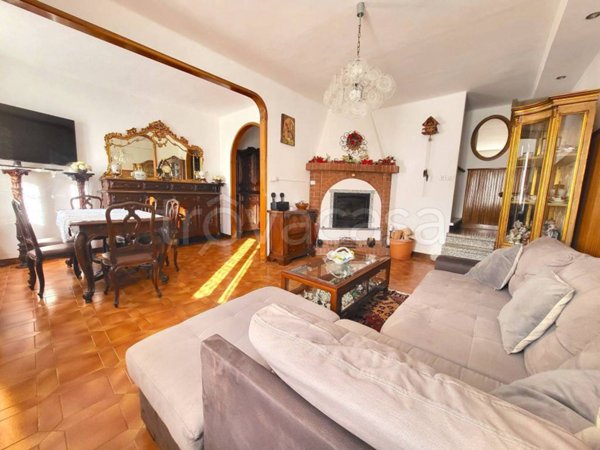 casa indipendente in vendita a Marentino