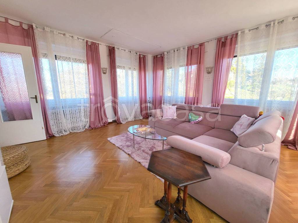 casa indipendente in vendita a Marentino