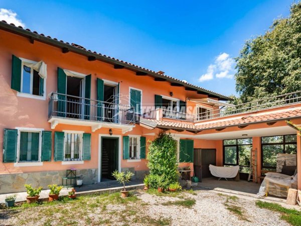 casa indipendente in vendita a Marentino