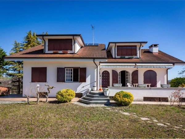 casa indipendente in vendita a Marentino