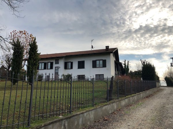 casa indipendente in vendita a Marentino