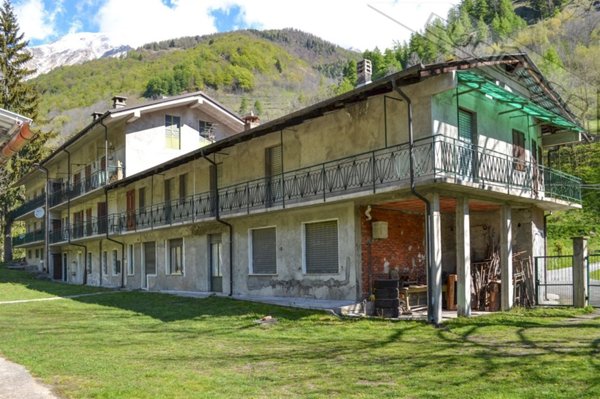 casa indipendente in vendita a Massello