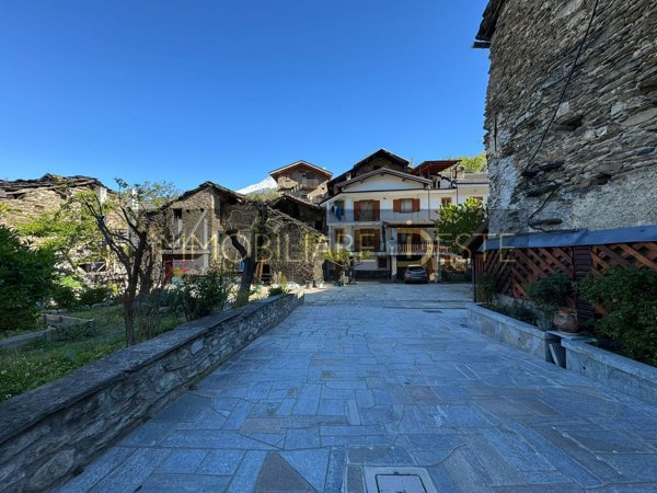 casa semindipendente in vendita a Mattie