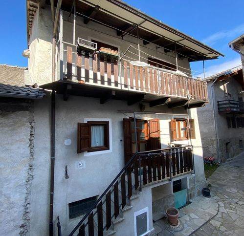 casa indipendente in vendita a Mattie