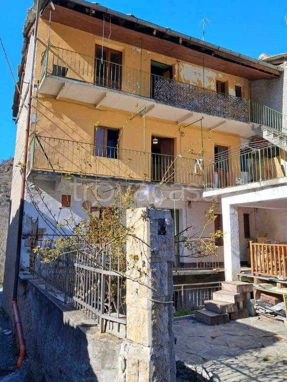 casa indipendente in vendita a Mattie
