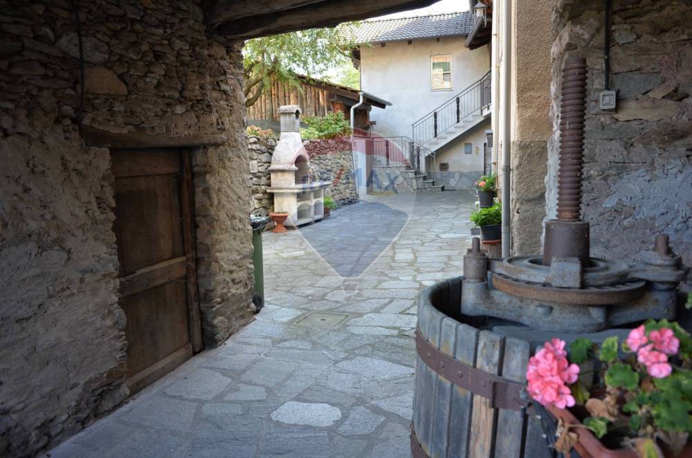 casa indipendente in vendita a Mattie