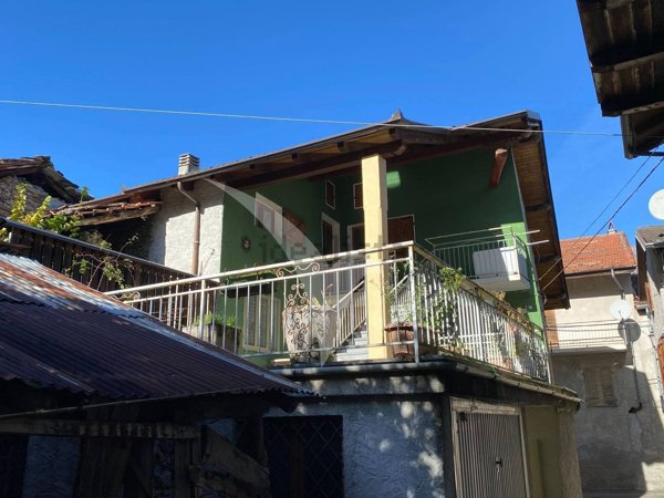 casa semindipendente in vendita a Mattie