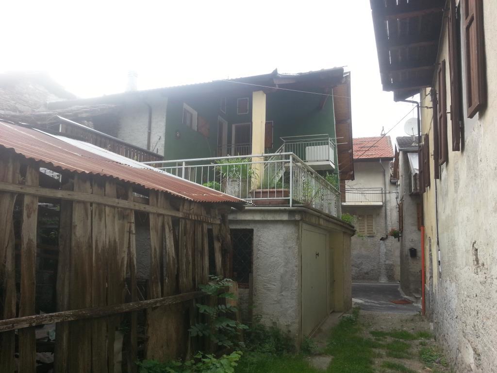 casa indipendente in vendita a Mattie