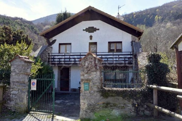casa indipendente in vendita a Mattie
