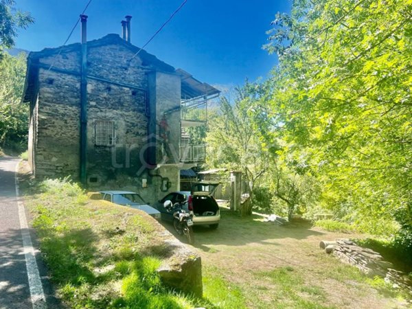 casa indipendente in vendita a Mattie