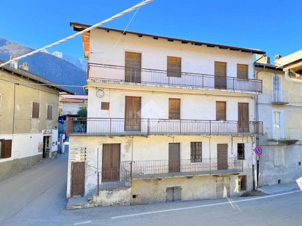casa semindipendente in vendita a Mattie