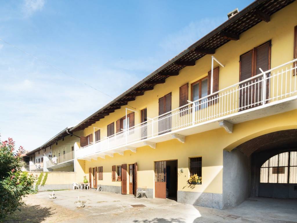 pentavano in vendita a Mazzè