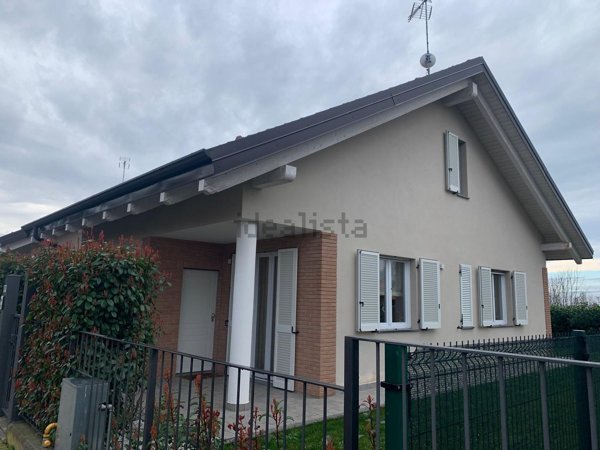casa indipendente in vendita a Mazzè