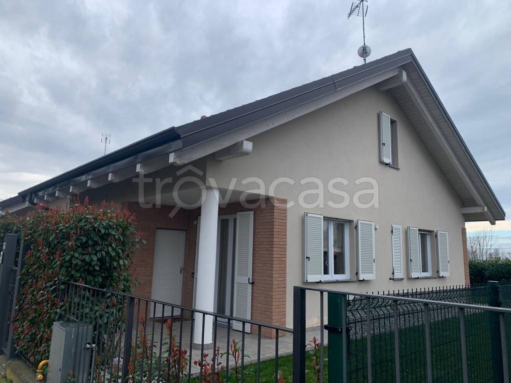 casa indipendente in vendita a Mazzè