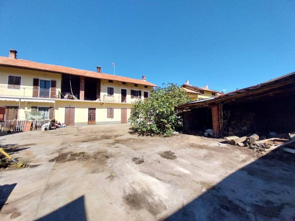 casa indipendente in vendita a Mazzè in zona Tonengo