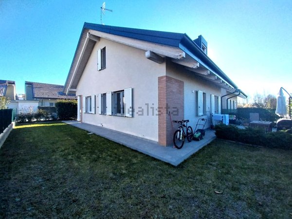 casa indipendente in vendita a Mazzè