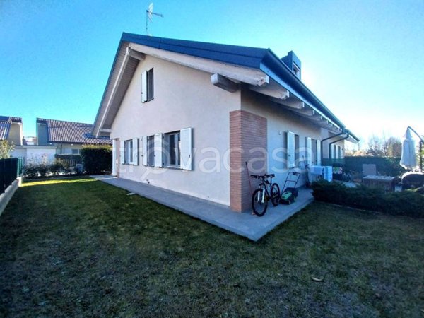 casa indipendente in vendita a Mazzè