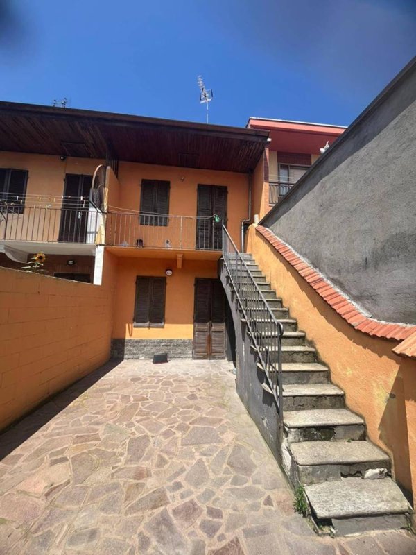 casa indipendente in vendita a Mazzè in zona Tonengo
