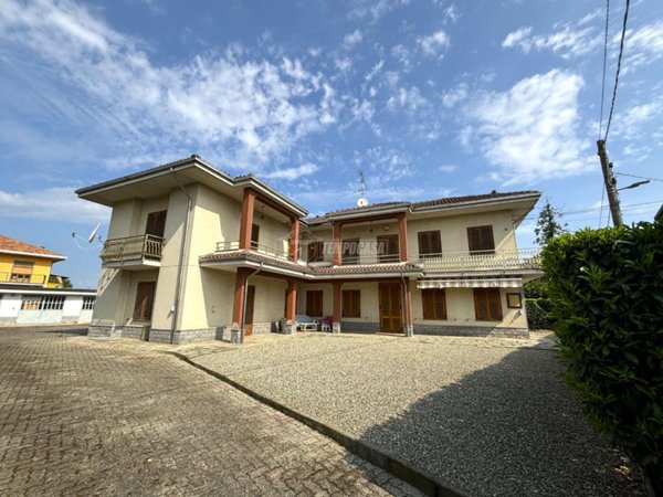 casa indipendente in vendita a Mazzè in zona Tonengo