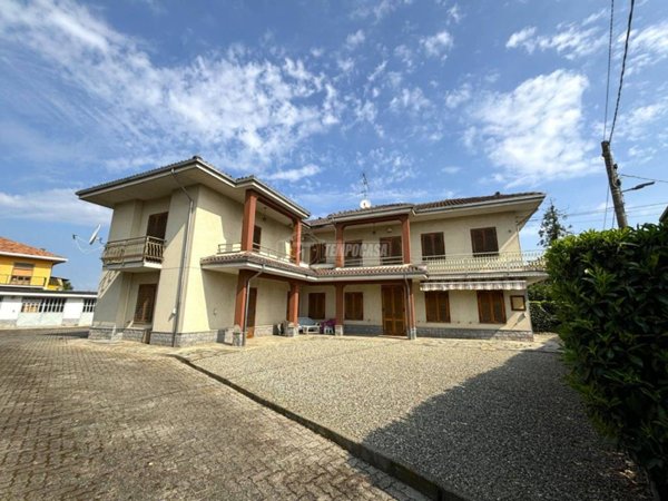 casa indipendente in vendita a Mazzè in zona Tonengo