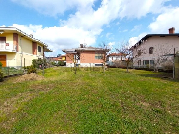 casa indipendente in vendita a Mazzè