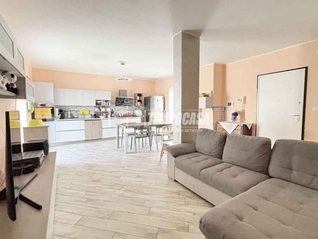 casa indipendente in vendita a Mazzè in zona Tonengo