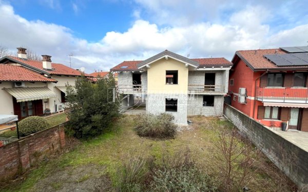 casa indipendente in vendita a Mazzè in zona Tonengo