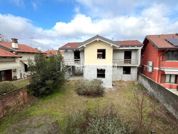 casa indipendente in vendita a Mazzè in zona Tonengo