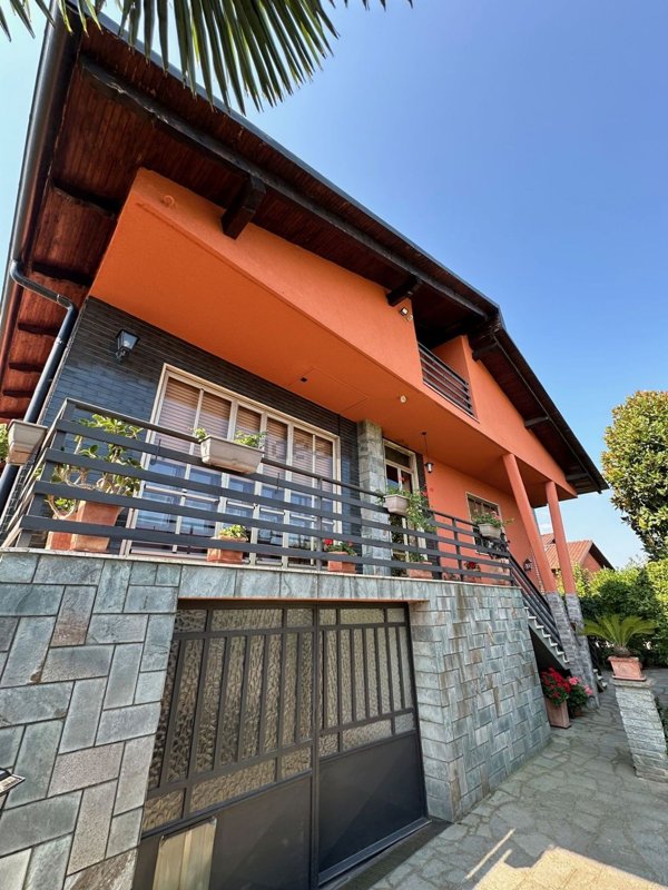 casa indipendente in vendita a Mazzè in zona Tonengo
