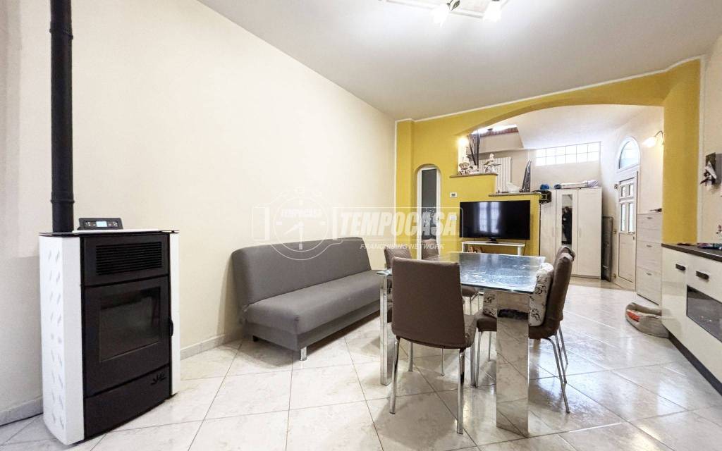 casa indipendente in vendita a Mazzè in zona Tonengo