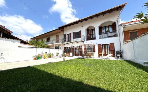 casa indipendente in vendita a Mazzè in zona Casale
