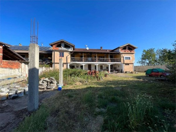 casa indipendente in vendita a Mazzè in zona Tonengo
