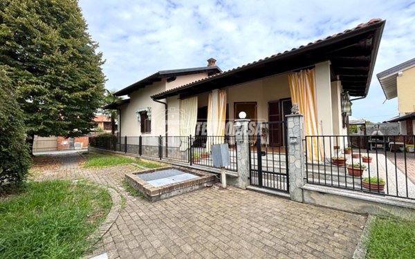 casa indipendente in vendita a Mazzè in zona Tonengo
