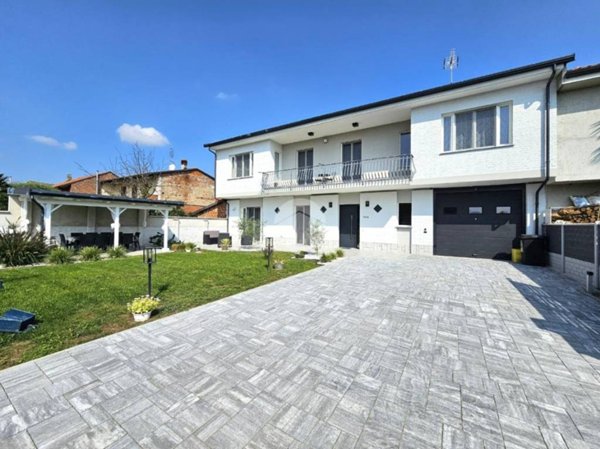 casa indipendente in vendita a Mazzè in zona Tonengo