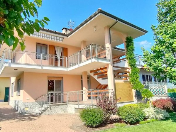 casa indipendente in vendita a Mazzè in zona Barengo