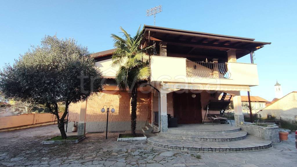 casa indipendente in vendita a Mazzè in zona Tonengo