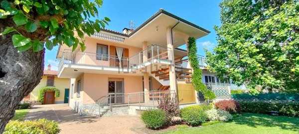 casa indipendente in vendita a Mazzè in zona Barengo