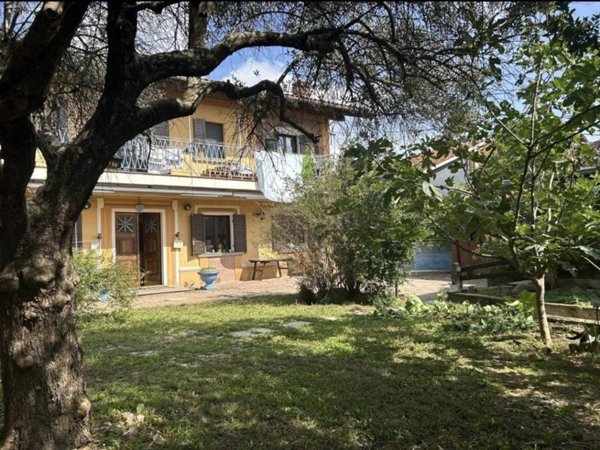 casa indipendente in vendita a Mazzè