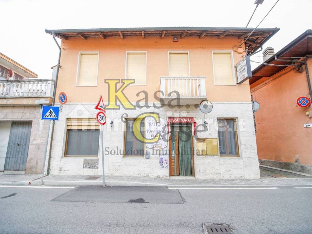 negozio in vendita a Mazzè in zona Casale