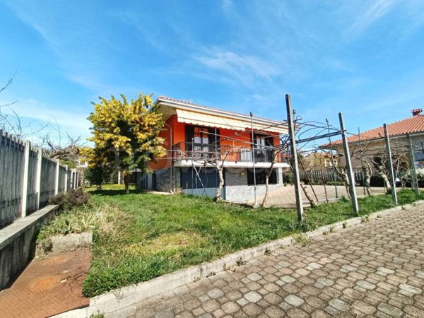 casa indipendente in vendita a Mazzè