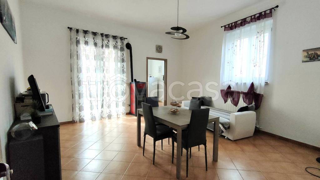 casa indipendente in vendita a Mazzè in zona Tonengo